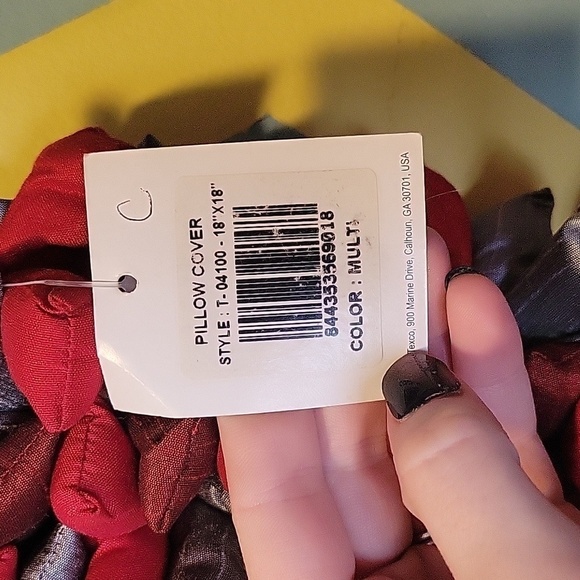 Nwt Home Texco Unique Red and Gray Textured Pillow Cover 18" × 18" - Picture 4 of 12